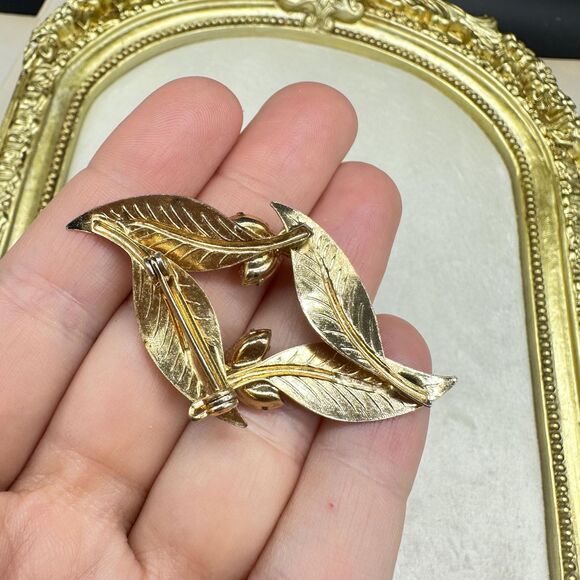 Layered Leaves Brooch Wreath Brooch Gold Leaf Brooch - Picture 5 of 12